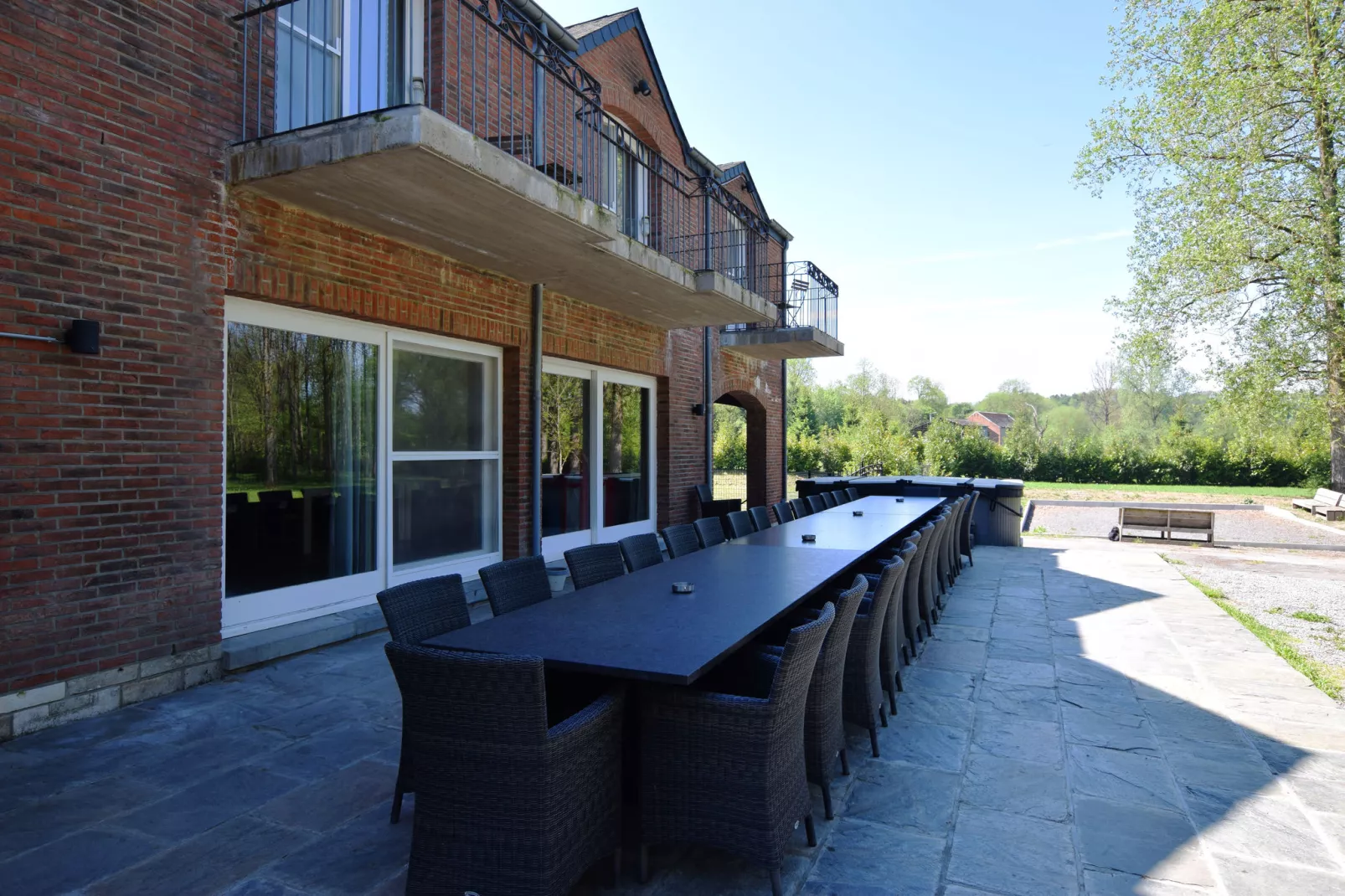 Bord de Rivière-Terrace balcony