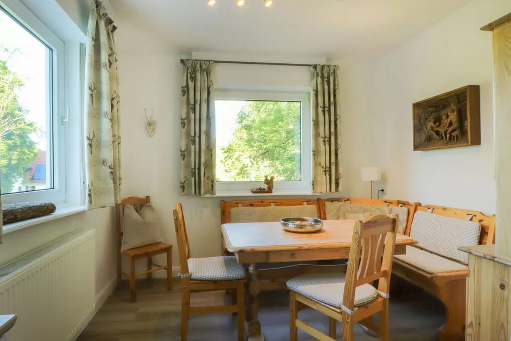 429419-Dining room