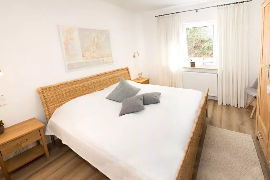 429419-Bedroom