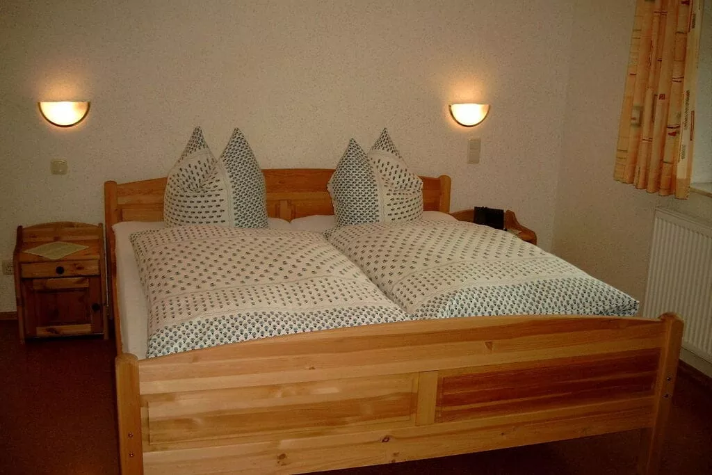 53479-Bedroom