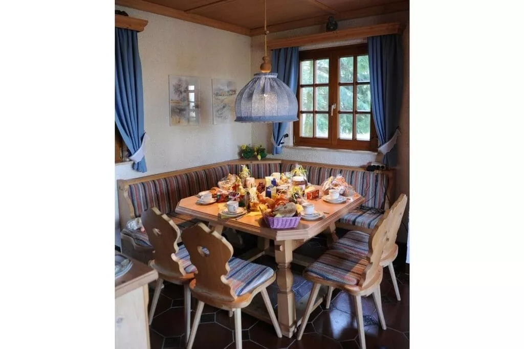 107563-Dining room