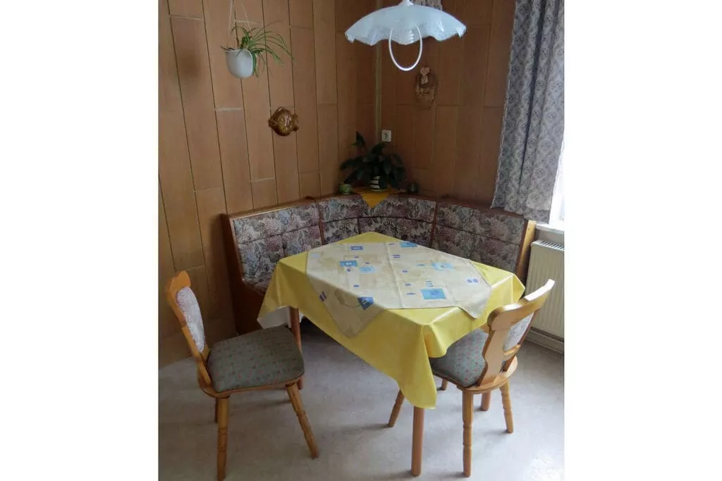 80570-Dining room