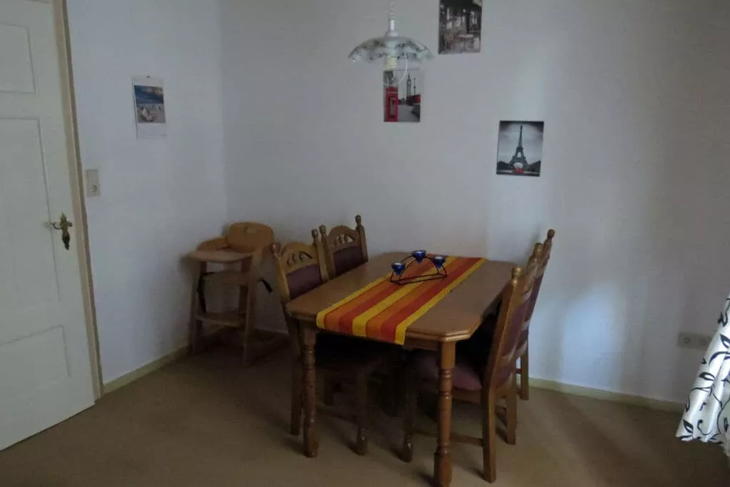 80570-Dining room