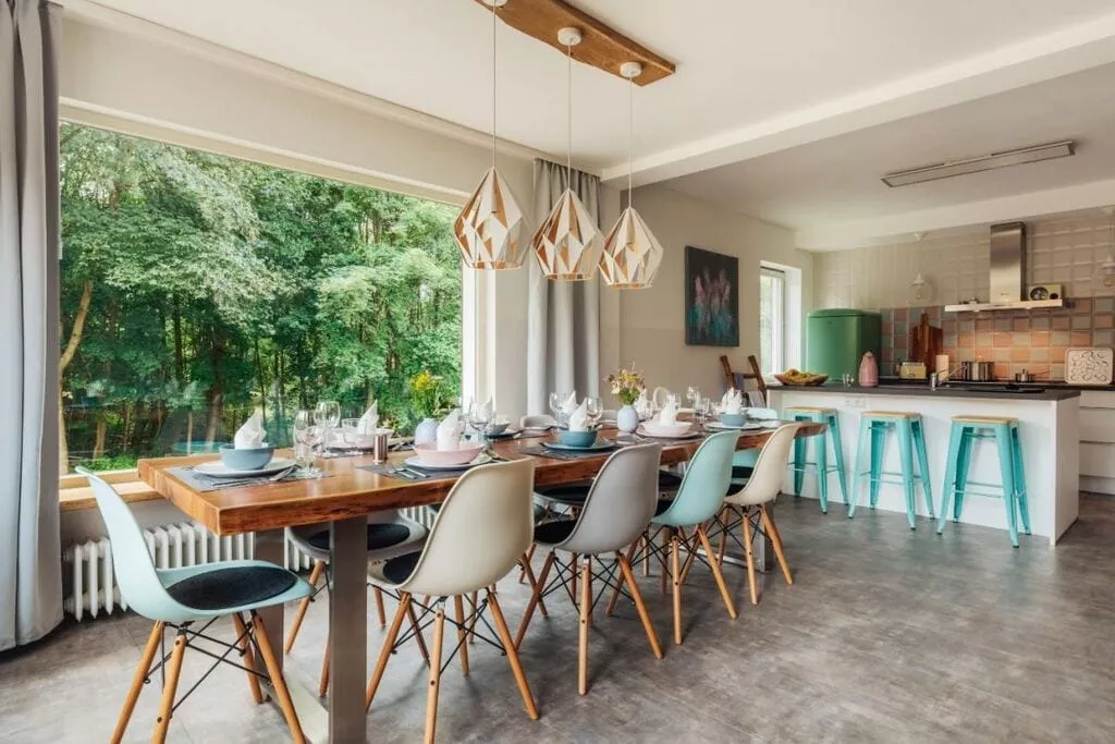 266088-Dining room
