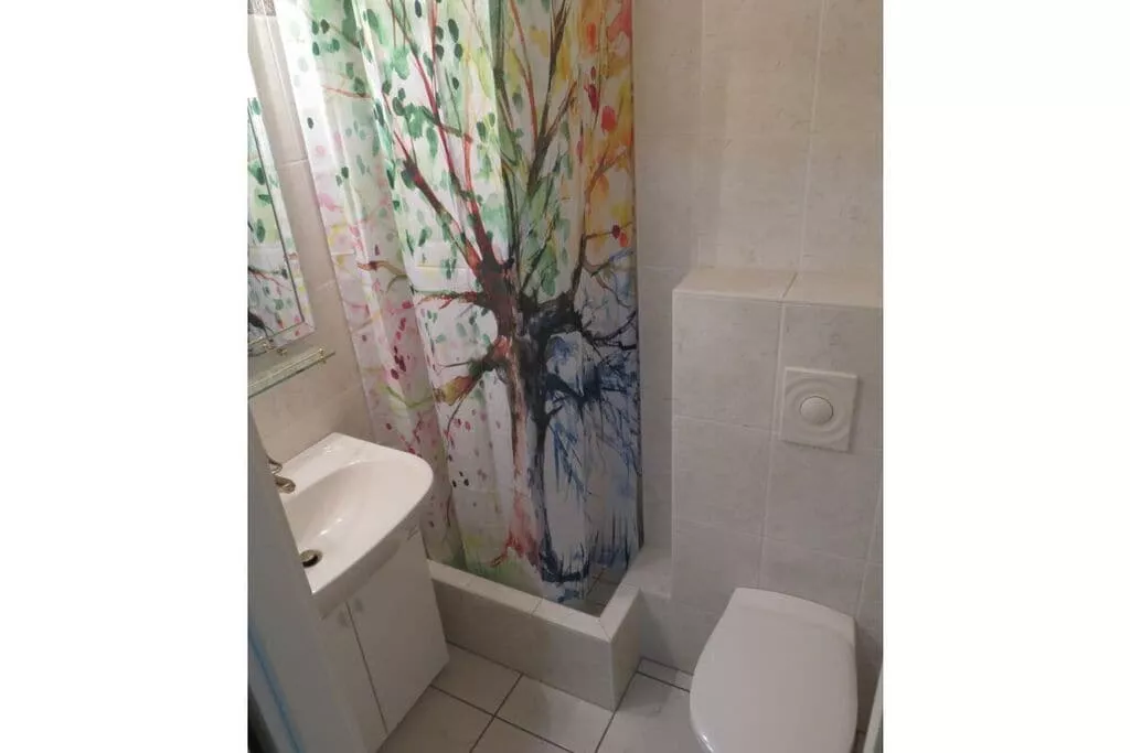 319788-Bathroom