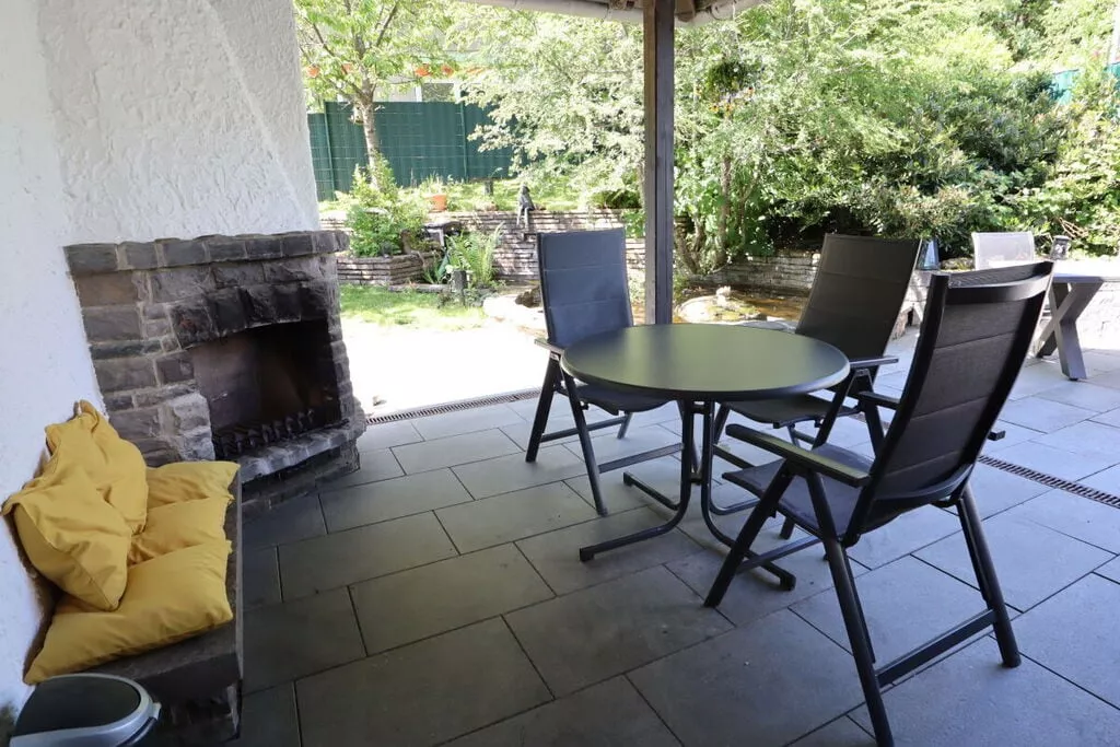 268306-Terrace balcony