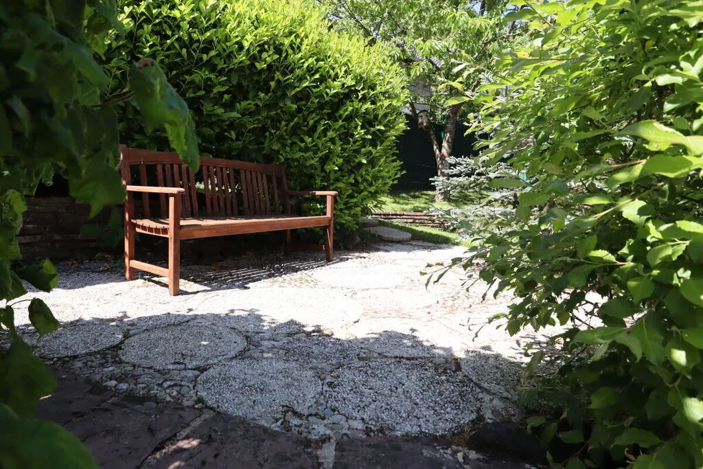 268306-Gardens summer