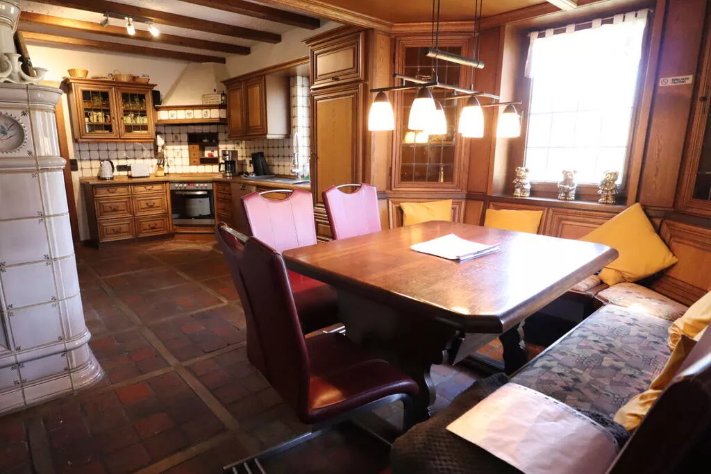 268306-Dining room