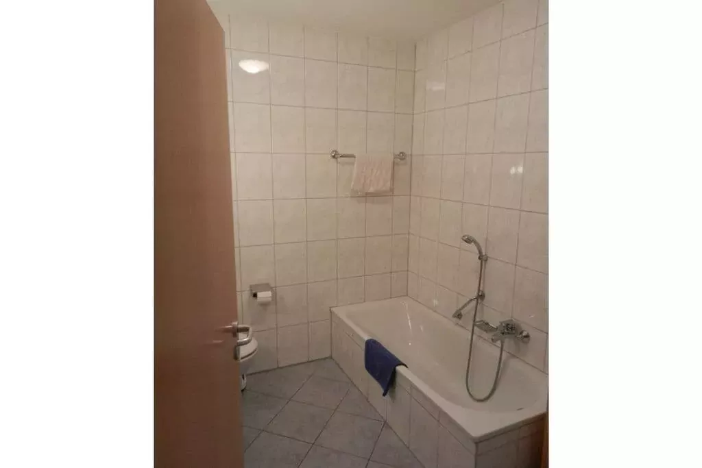 229332-Bathroom
