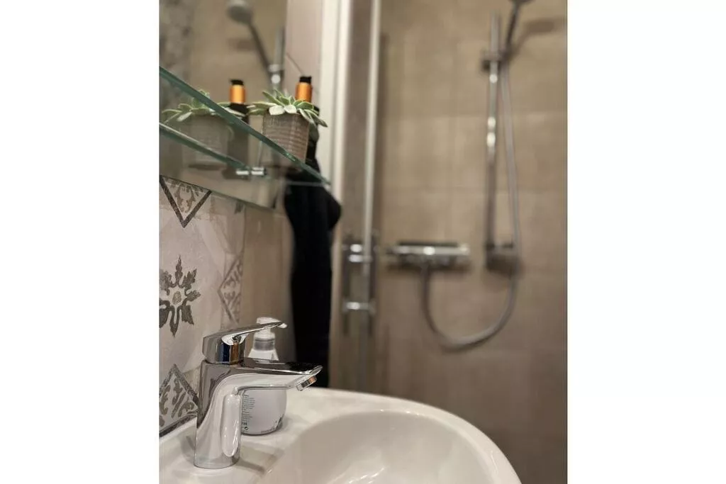 297573-Bathroom