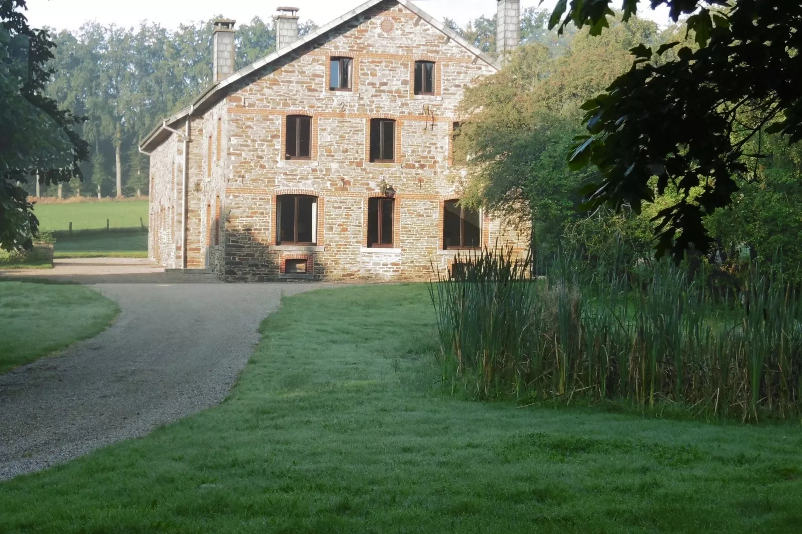 Fermette de Lamerlé-Gardens summer
