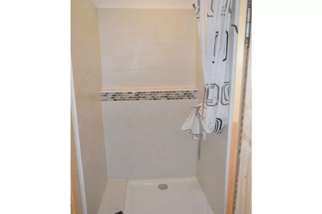 81942-Bathroom