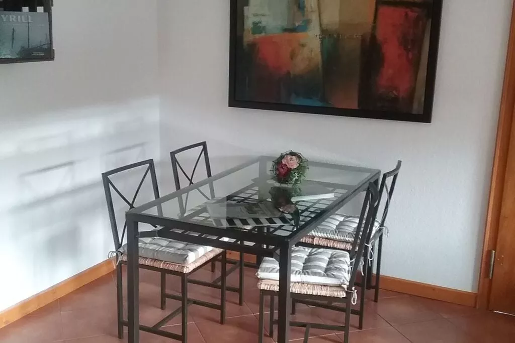 184923-Dining room