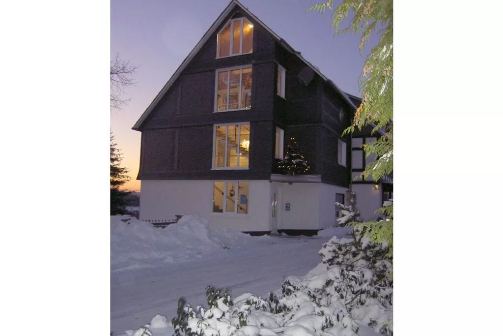 49650-Exterior winter
