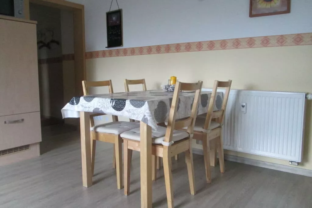 49650-Dining room