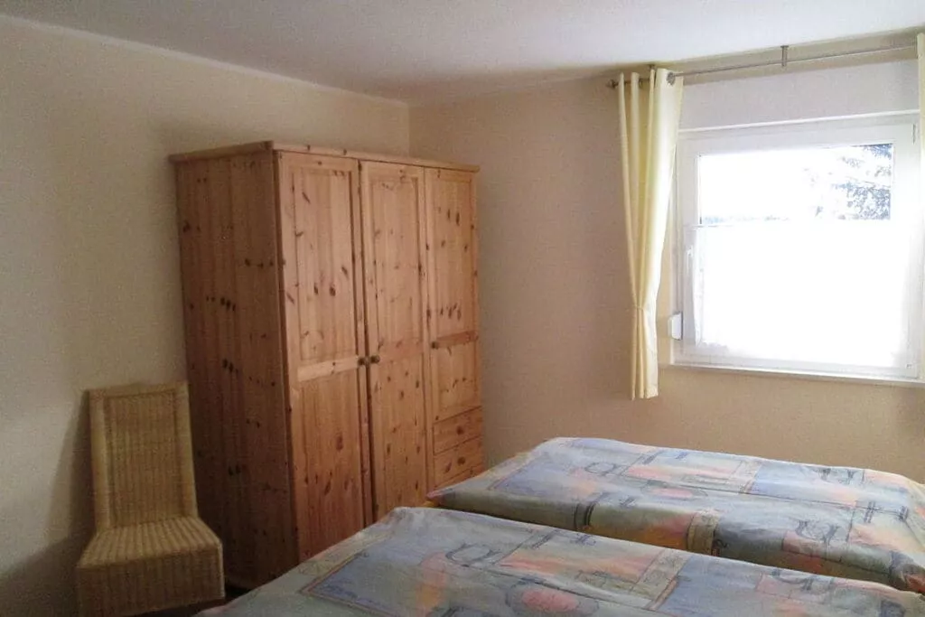 49650-Bedroom