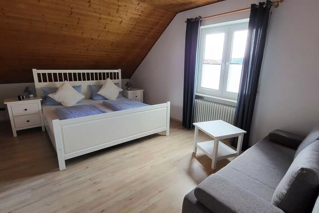 138782-Bedroom