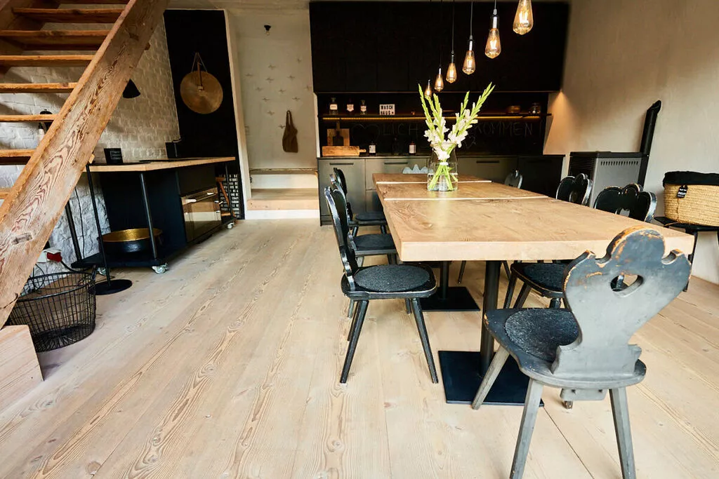 239873-Kitchen