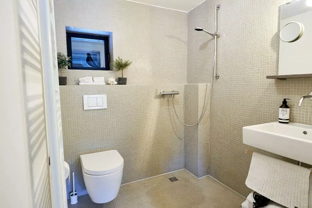 239873-Bathroom