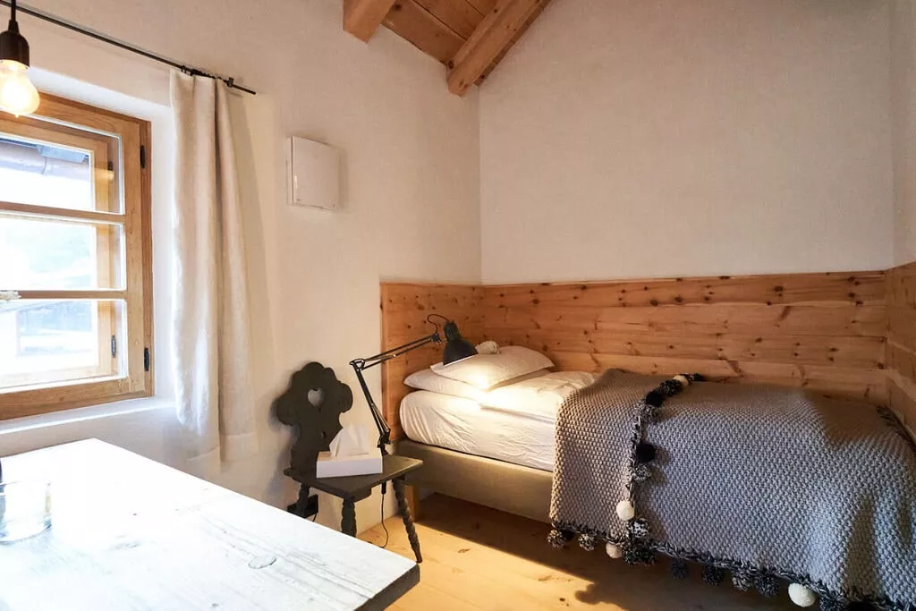 239873-Bedroom