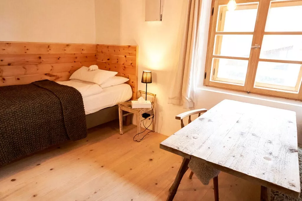 239873-Bedroom