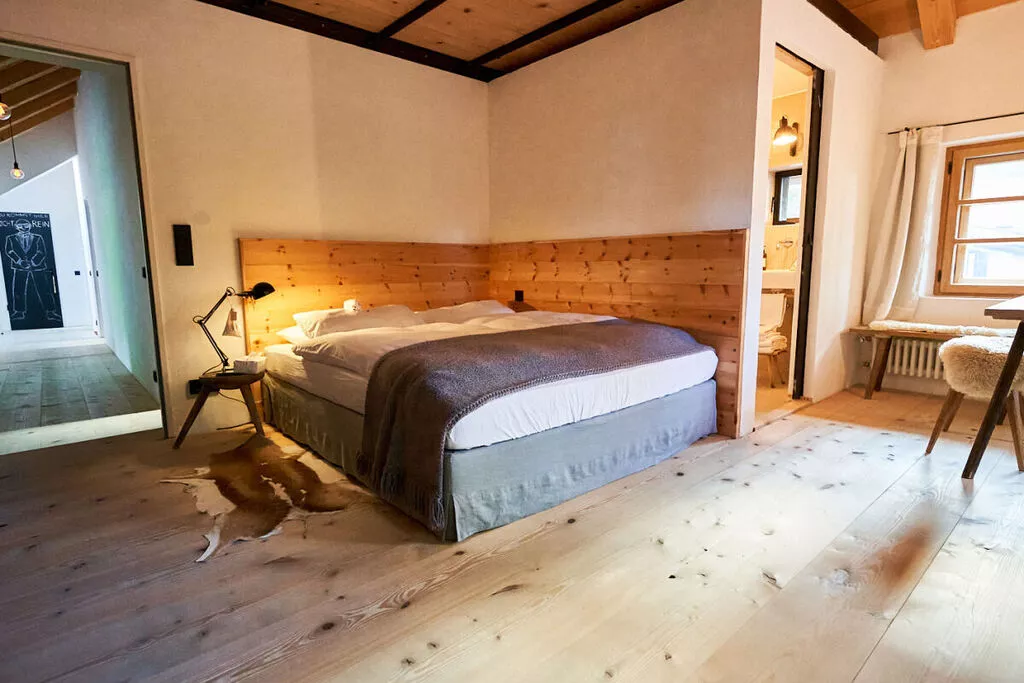 239873-Bedroom