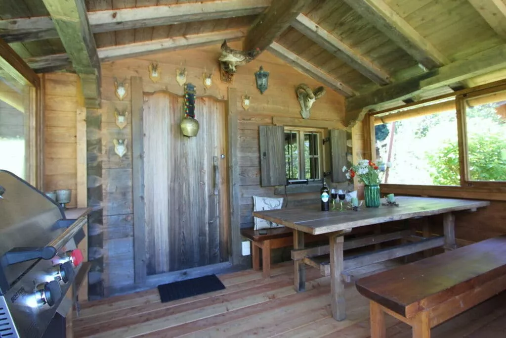 51123-Dining room