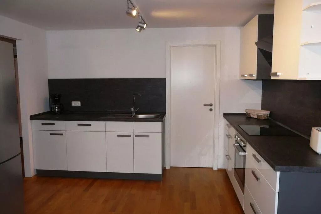 284752-Kitchen