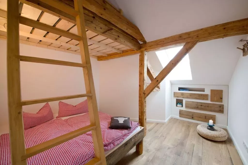 87166-Bedroom