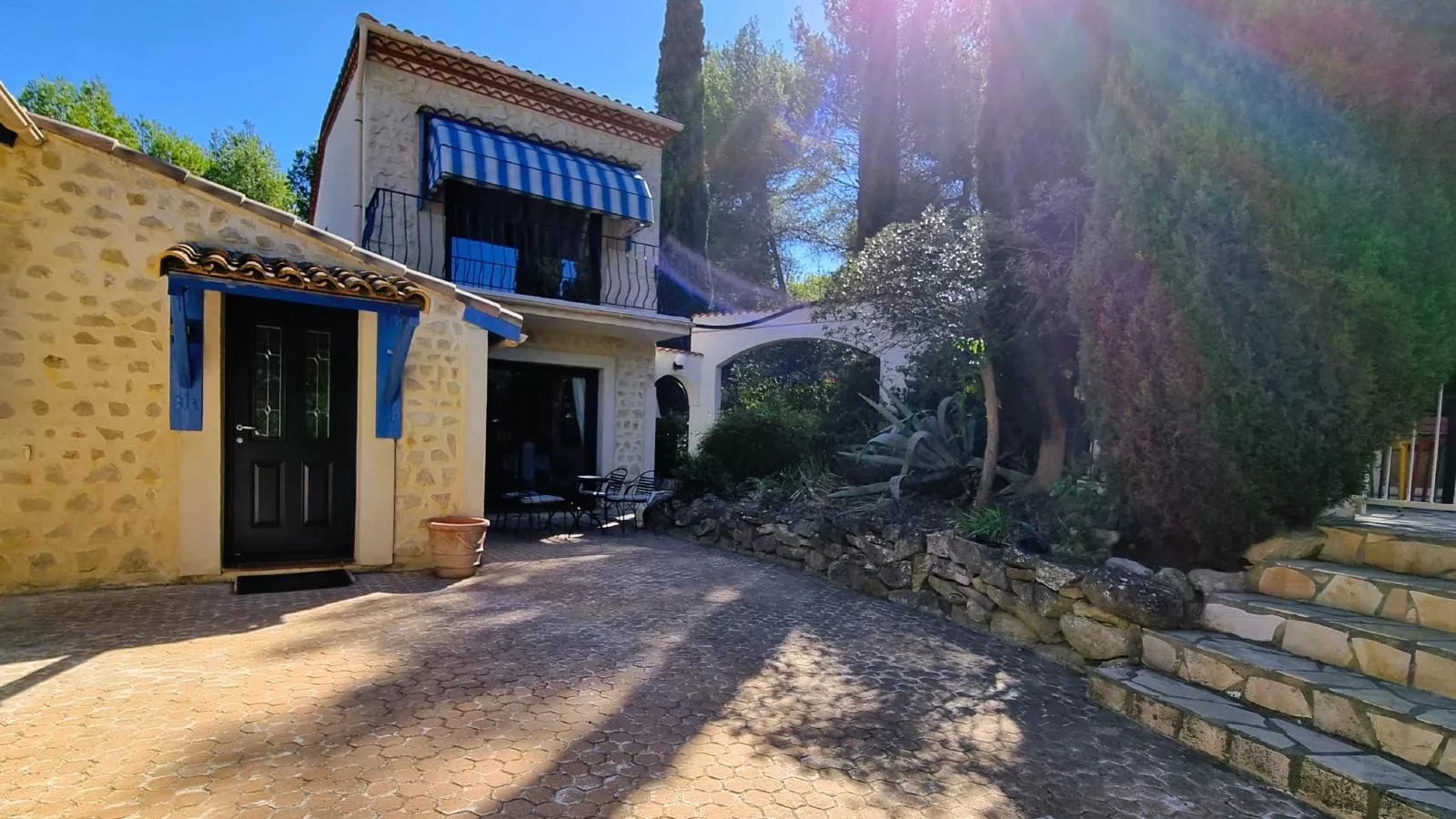 Soleil OC-Exterior summer