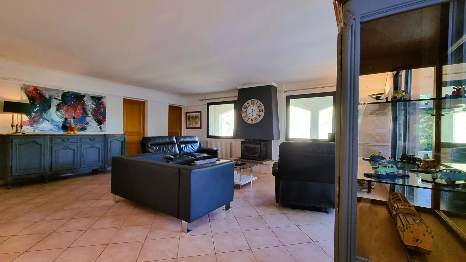Soleil OC-Living room