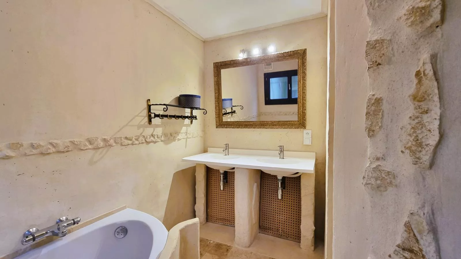 Soleil OC-Bathroom