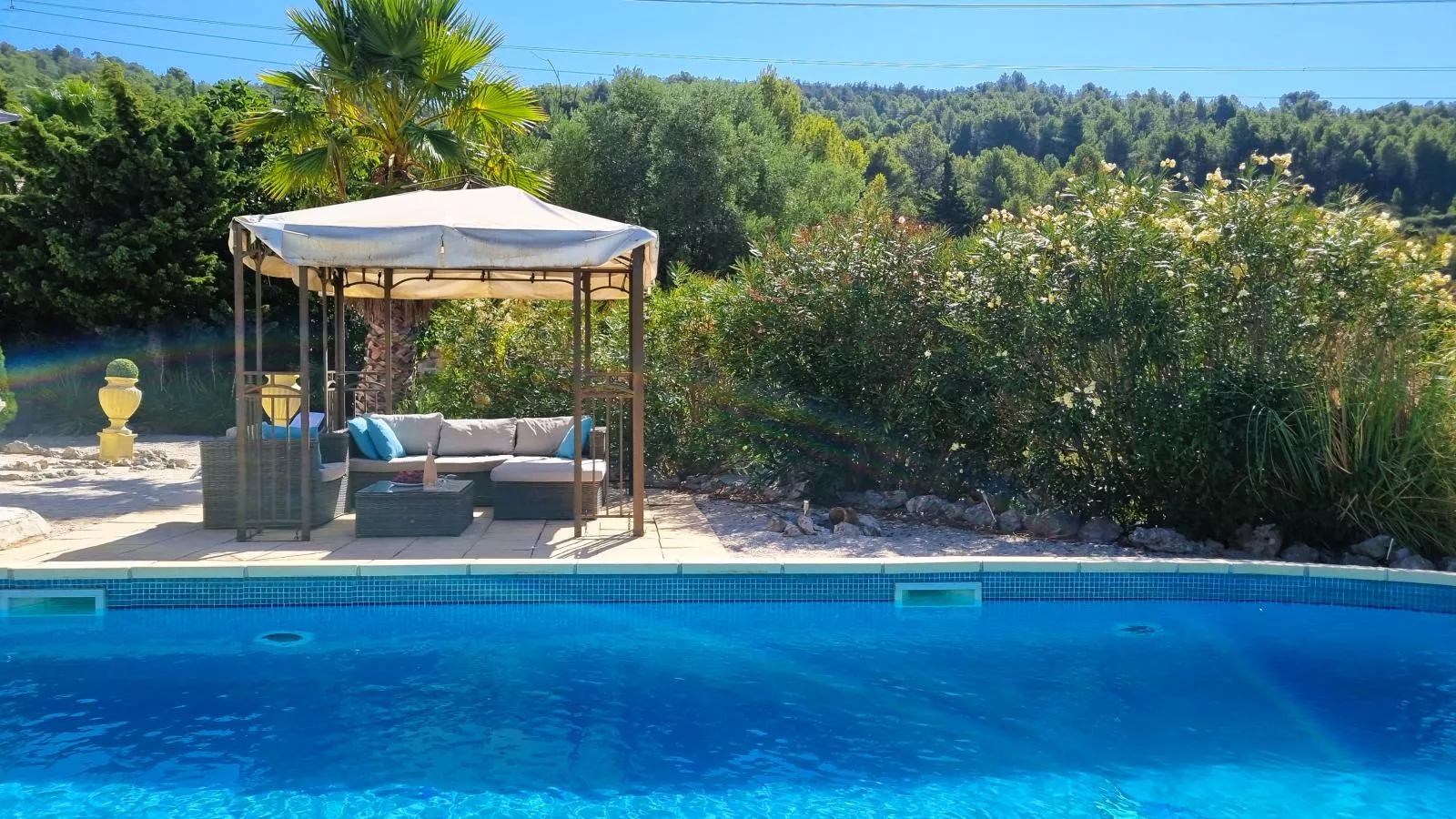 Serre Oupia-Pool