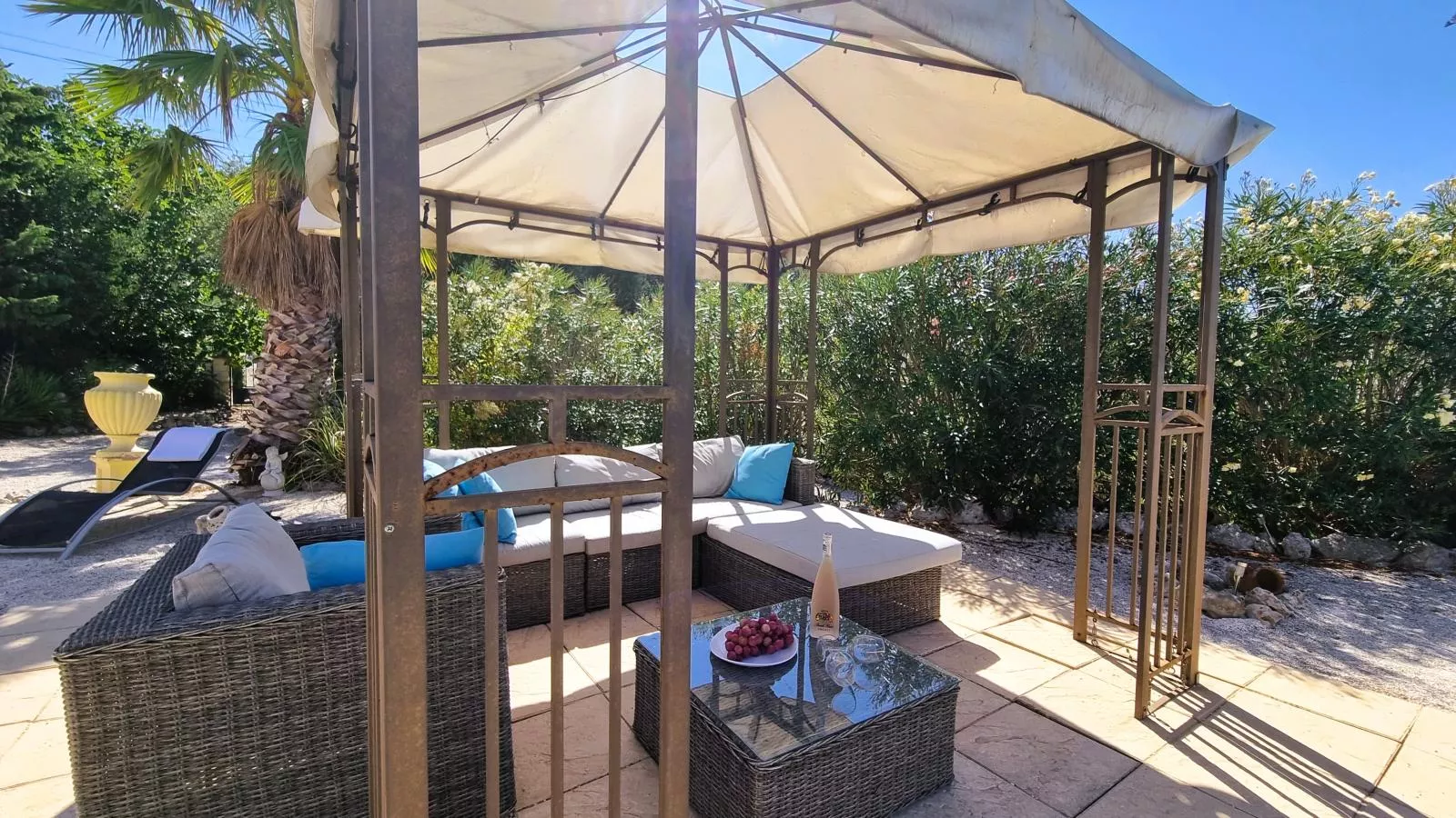 Serre Oupia-Terrace balcony
