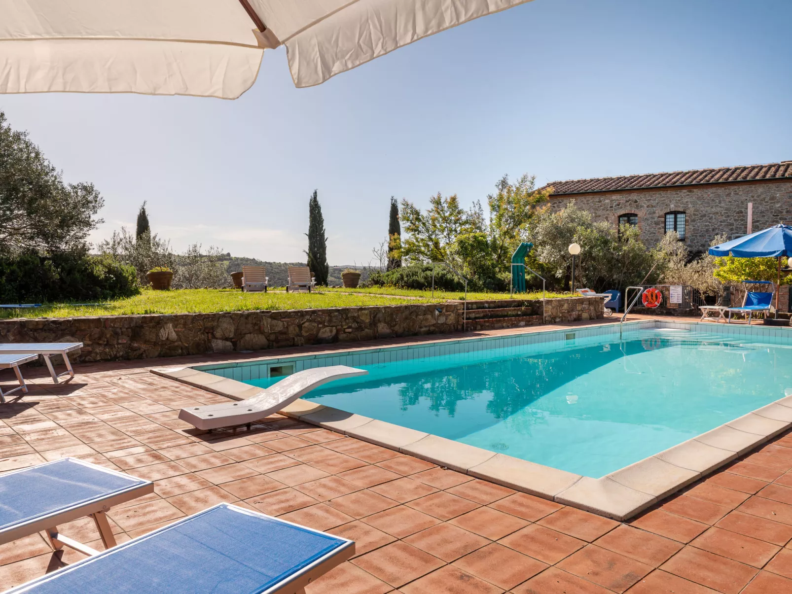 Villa Marsiliana-Outside