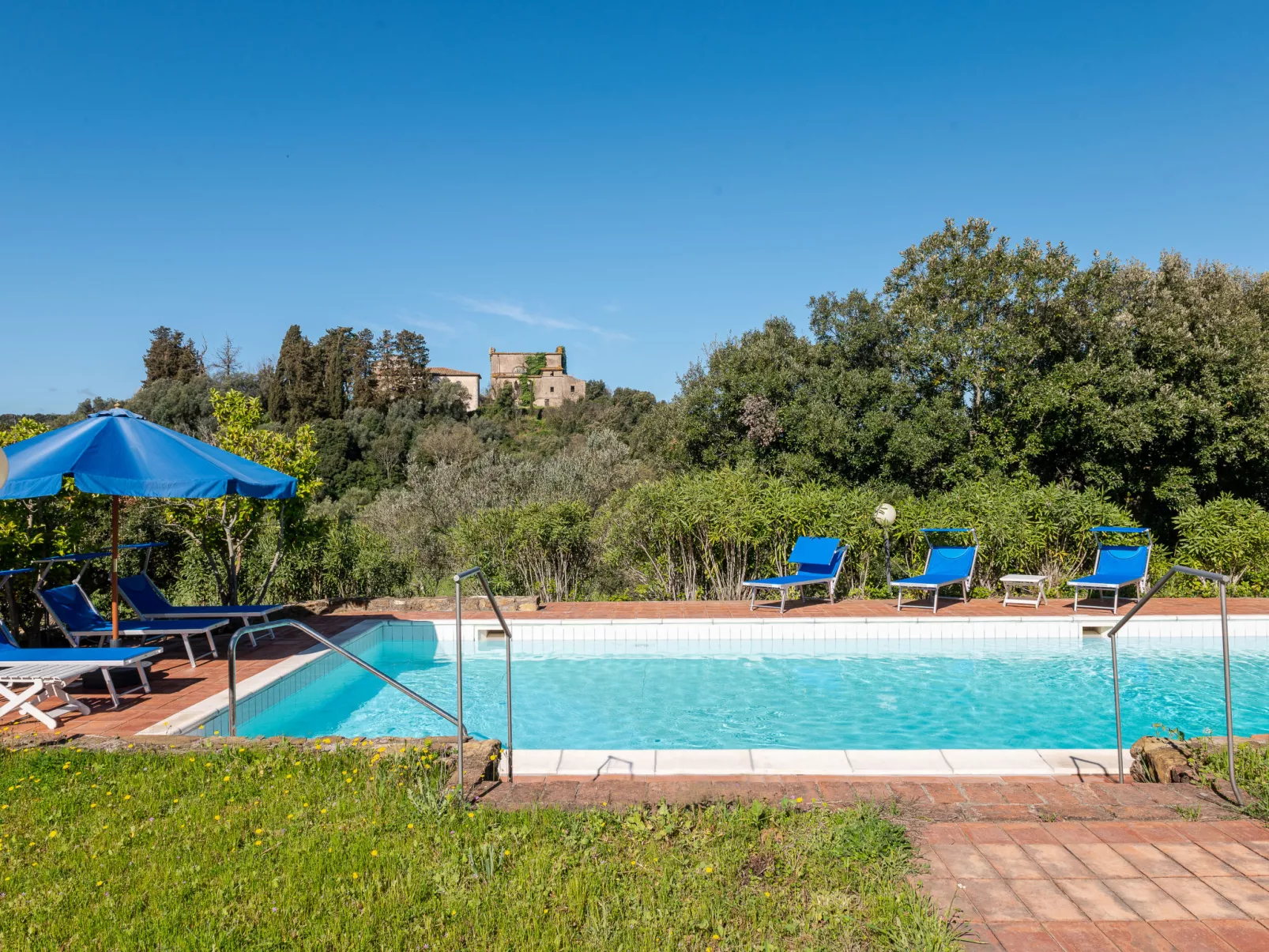Villa Marsiliana-Outside