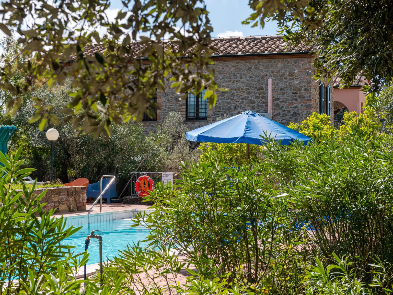 Villa Marsiliana-Outside
