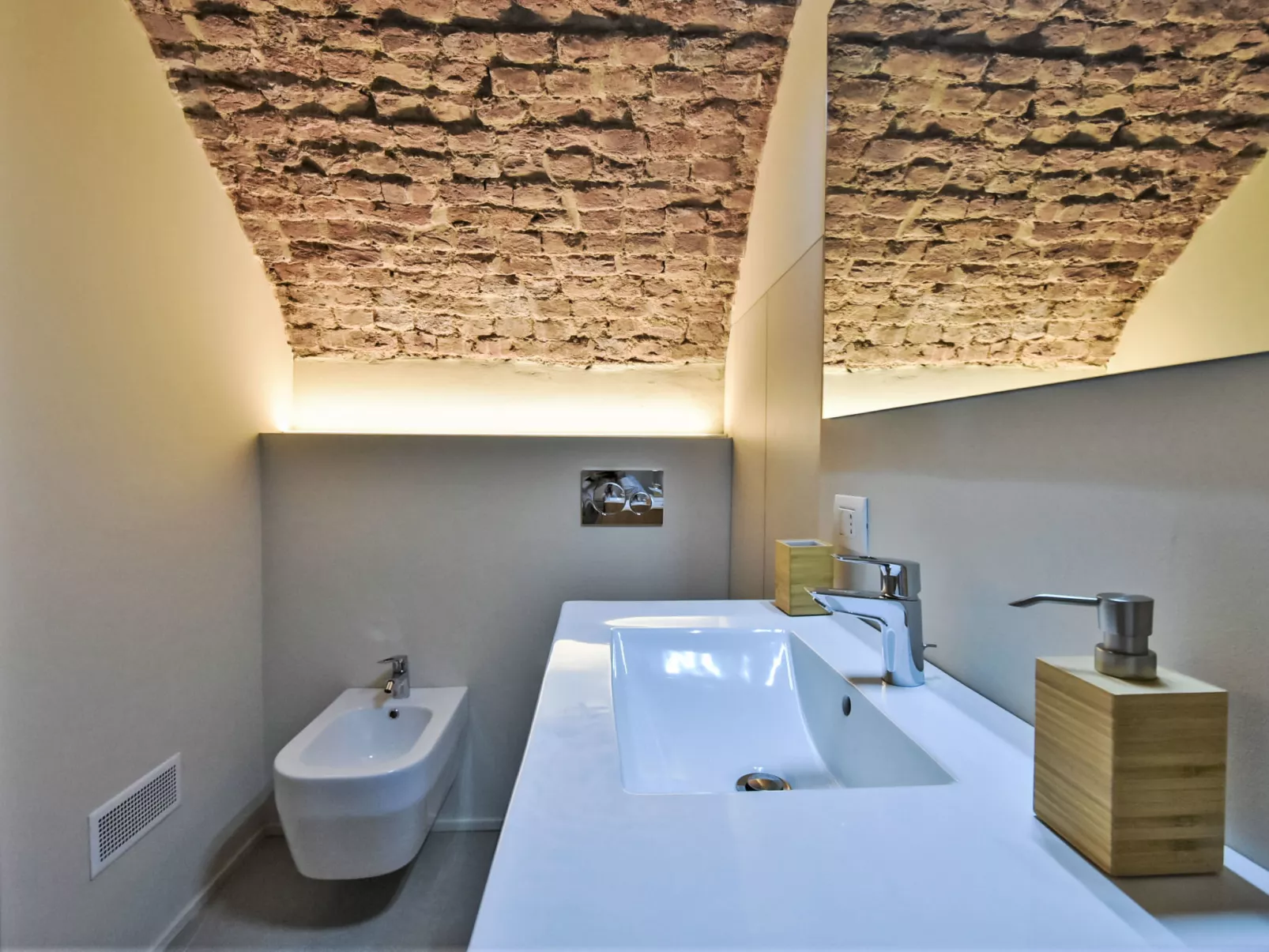 Crocetta Courtyard-Inside