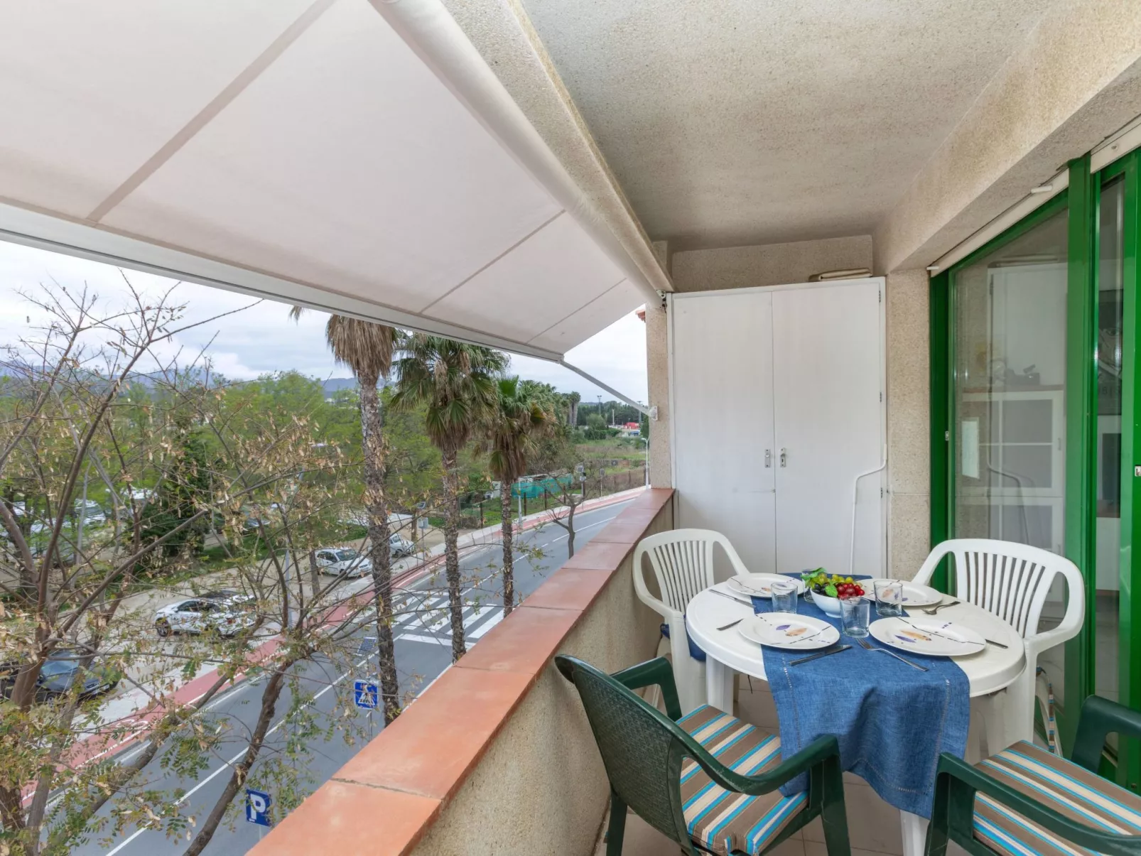 Mediterrani-Outside