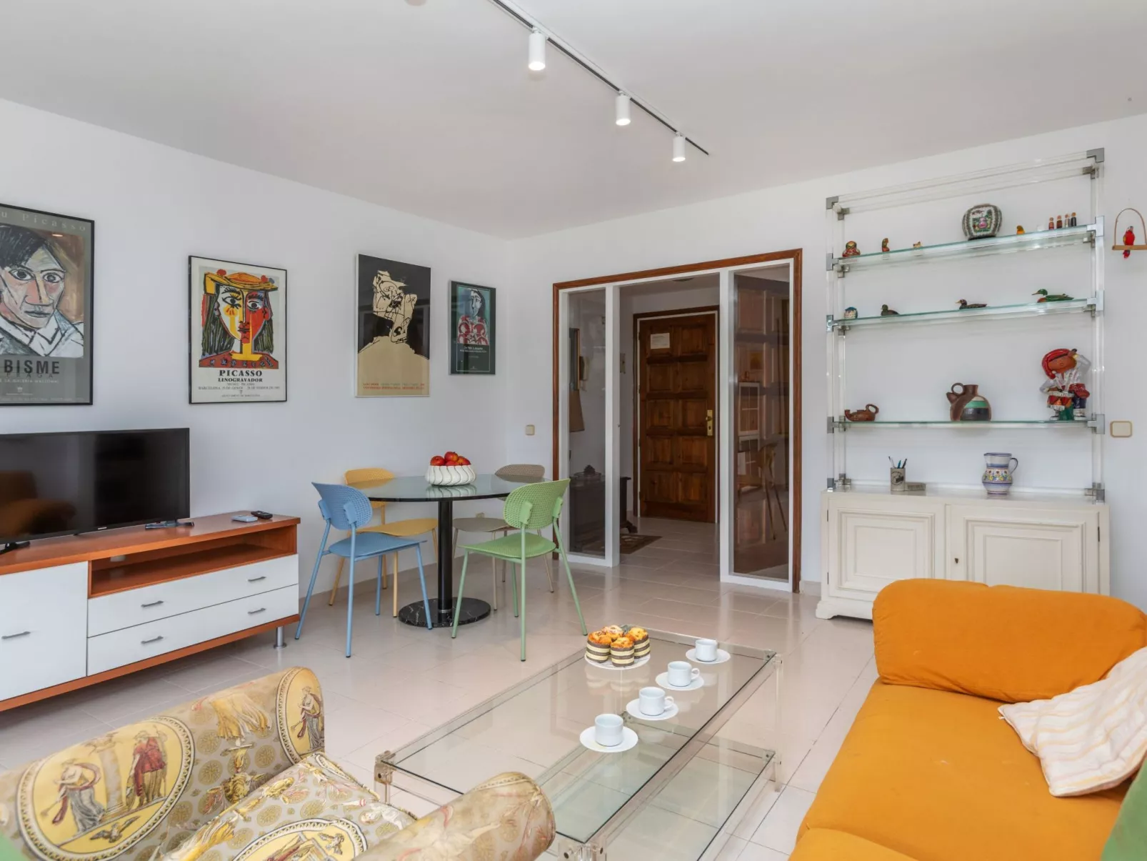 Mediterrani-Inside