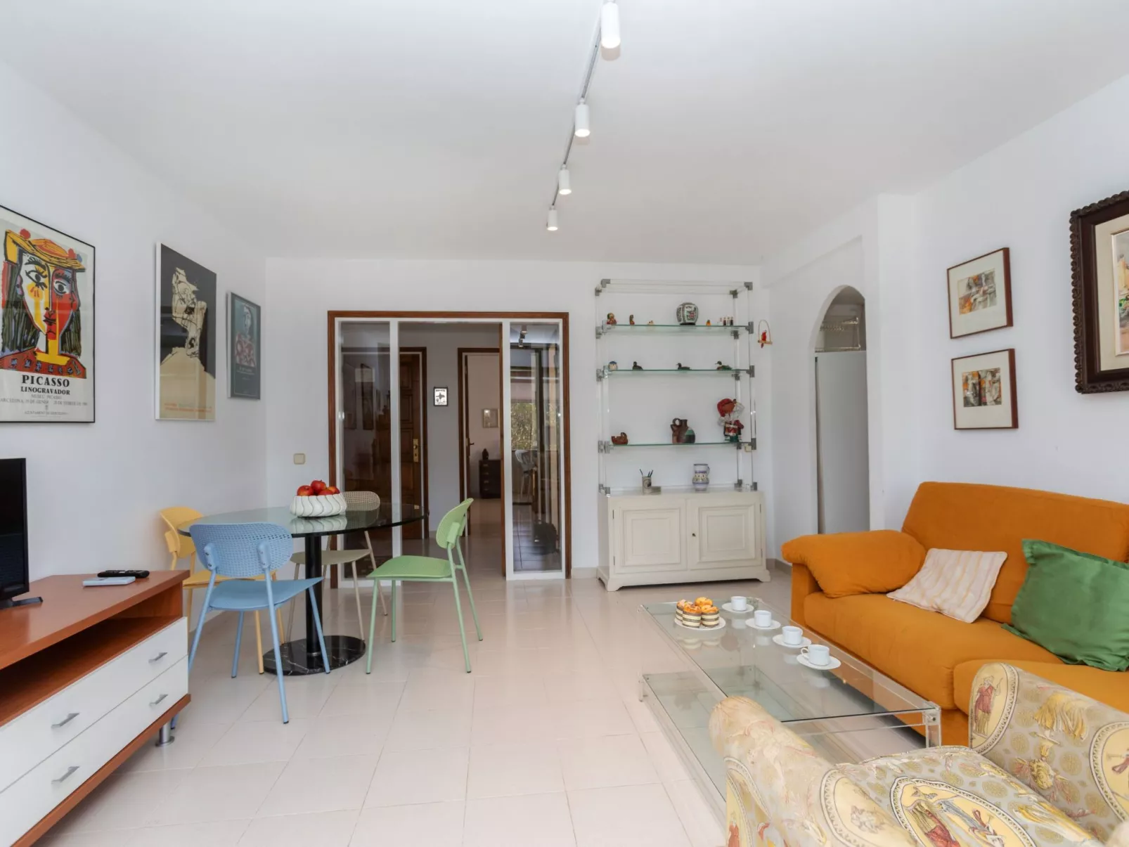 Mediterrani-Inside