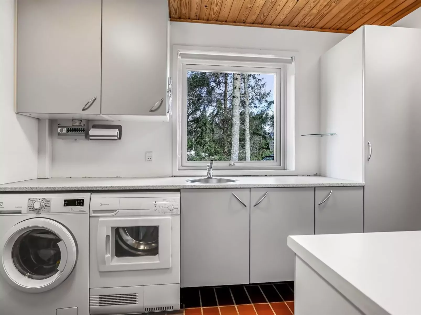 "Ognen" - 1.5km from the sea-Inside