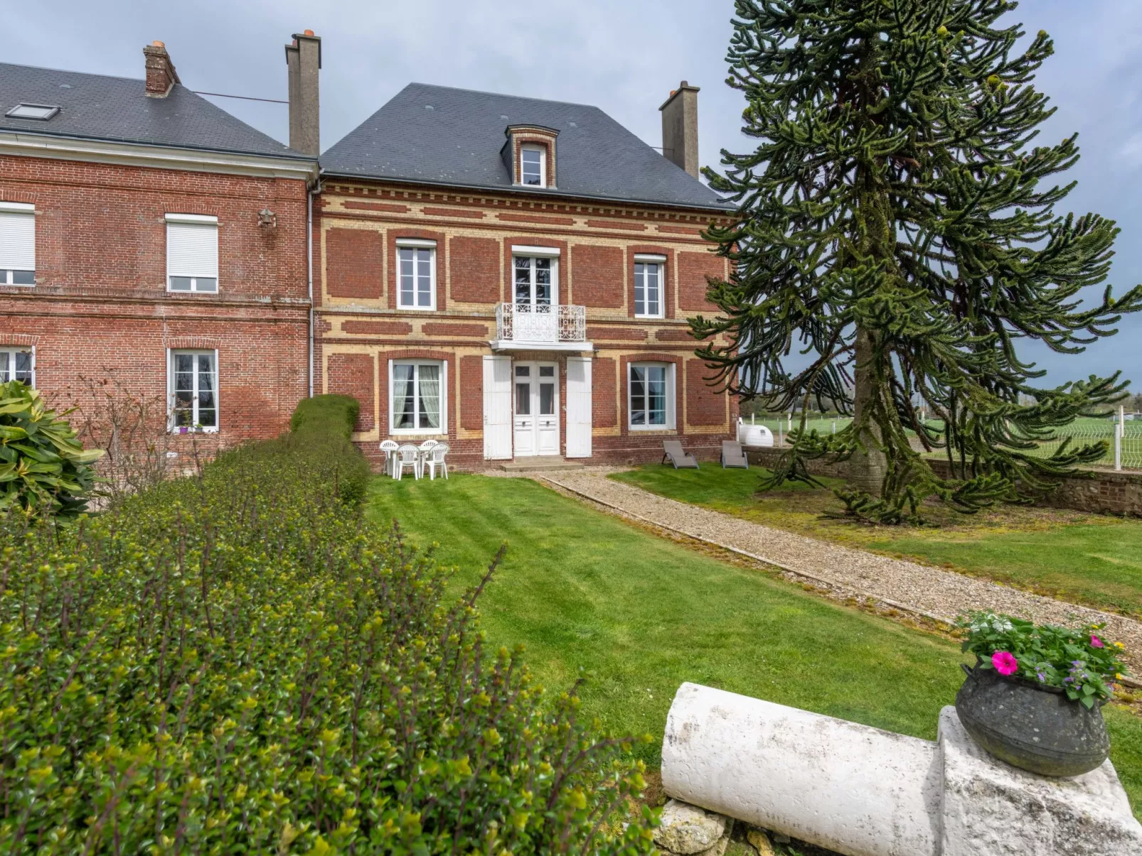 Le Domaine du Vasouy-Outside