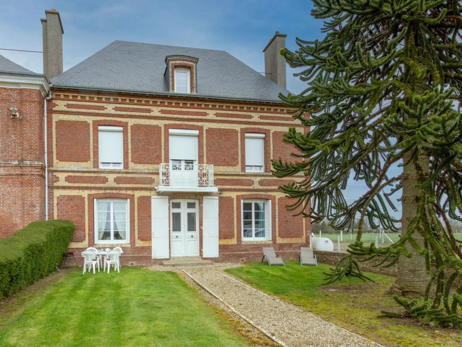 Le Domaine du Vasouy-Outside
