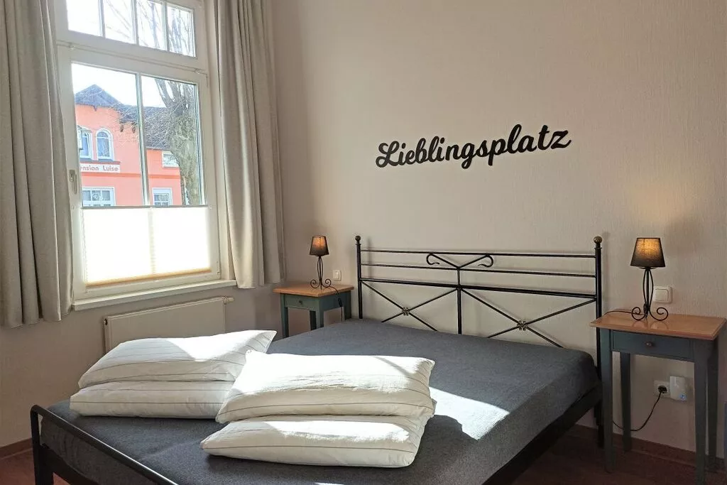 118658-Bedroom