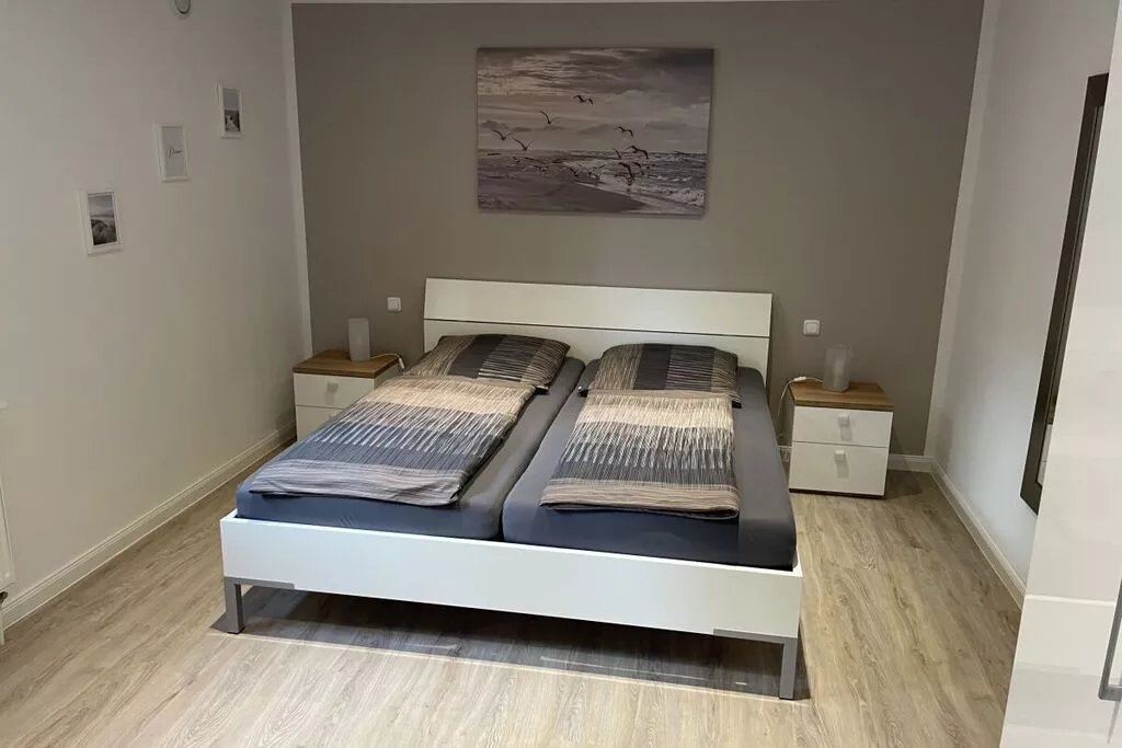 117760-Bedroom