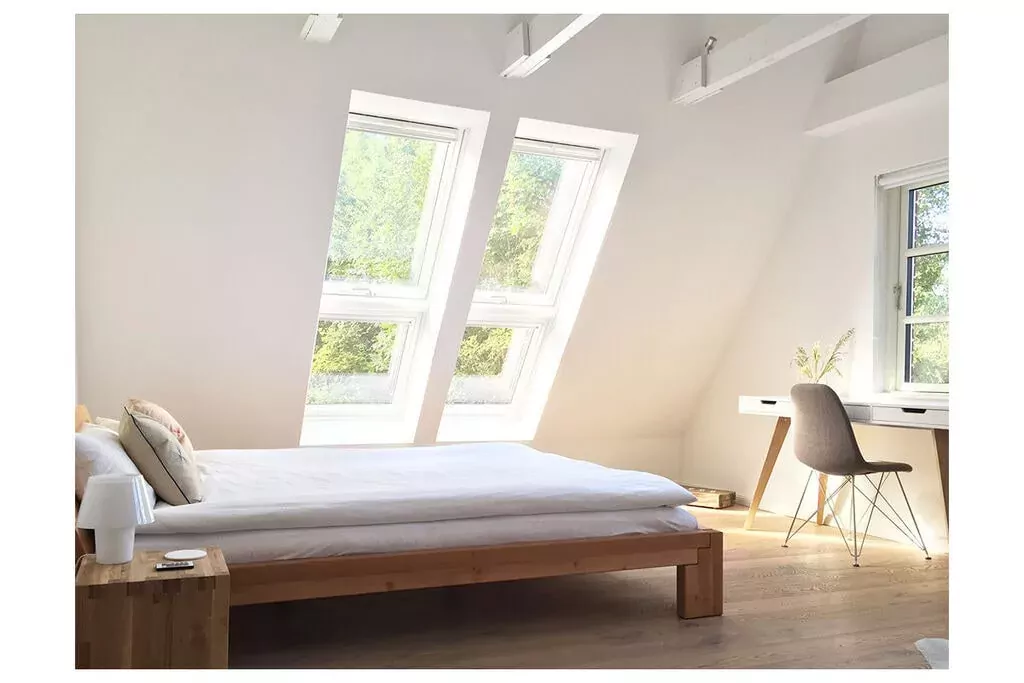 143247-Bedroom