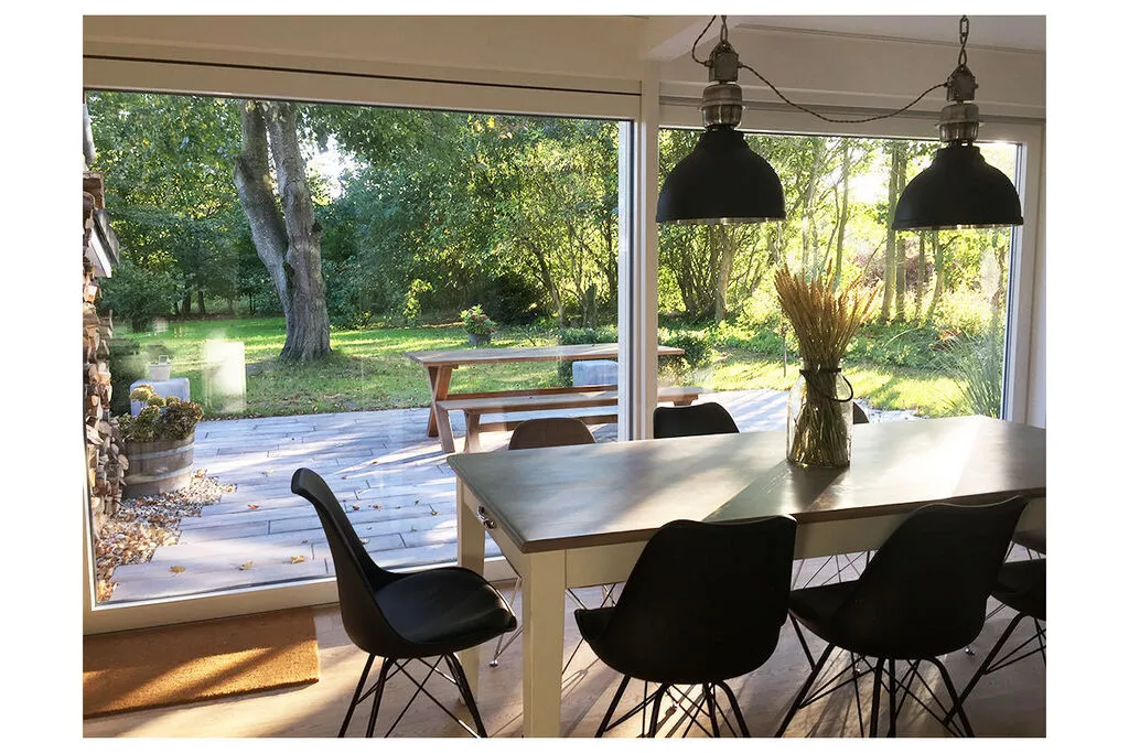 143247-Dining room