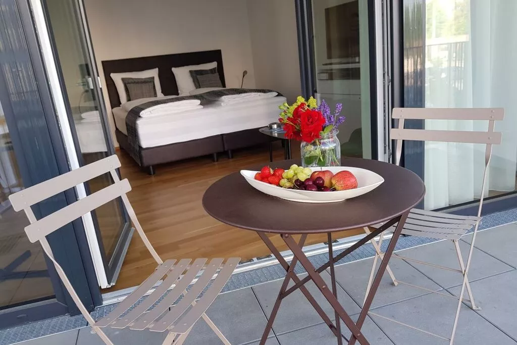 216890-Terrassenbalkon