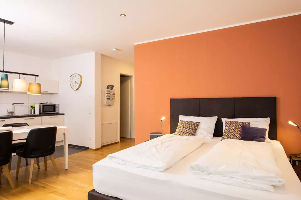 216890-Schlafzimmer